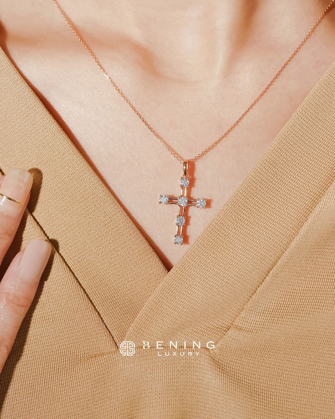 REMA CROSS NECKLACE