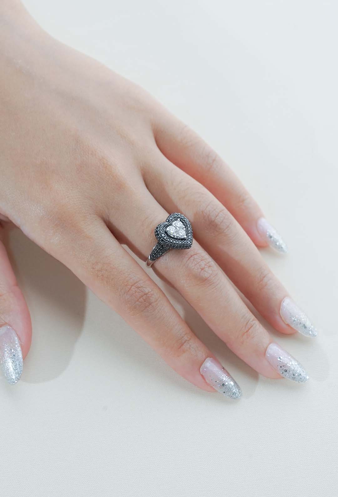 VALERIAN HEART ILLUSION RING